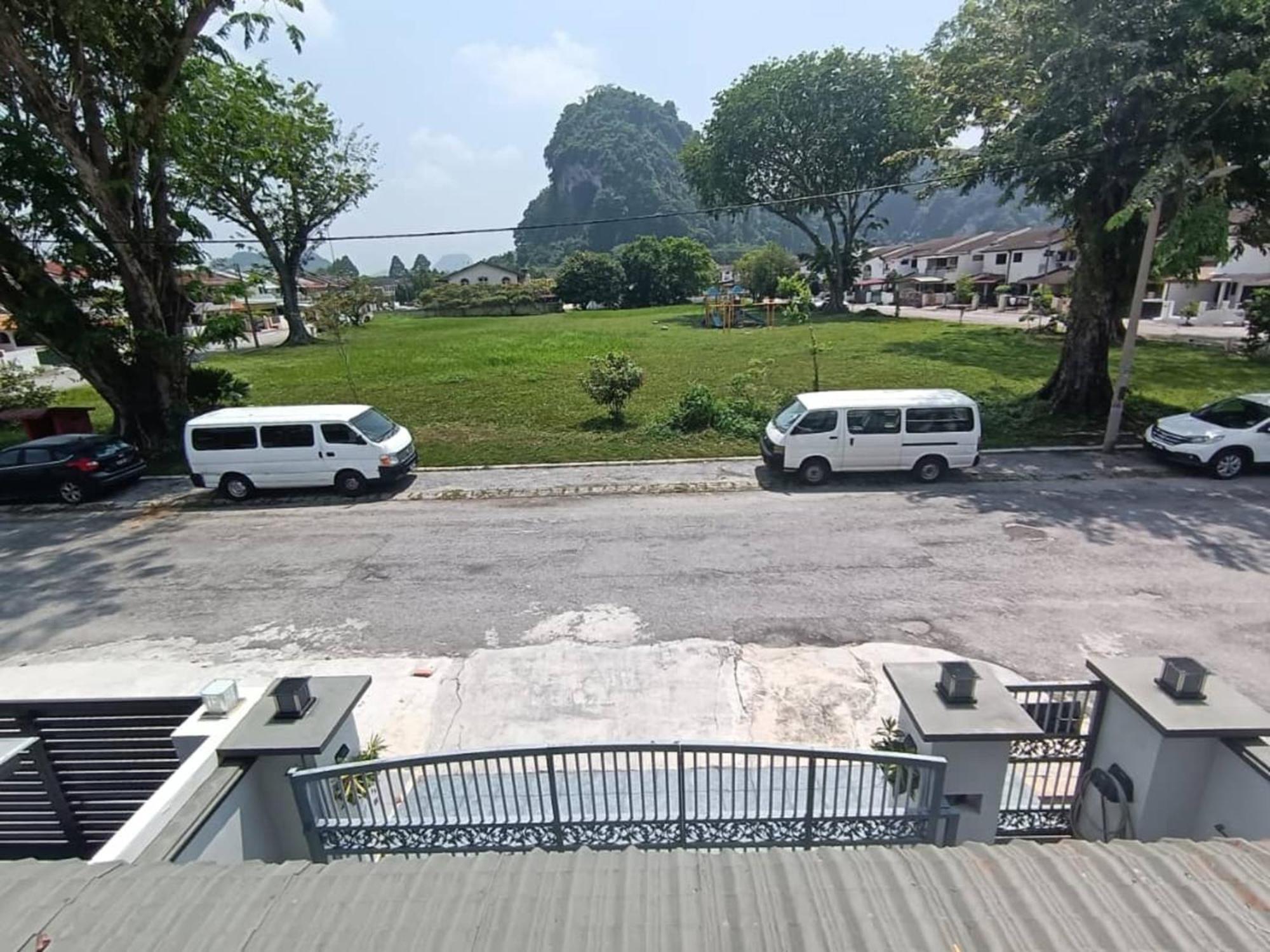 Grey Fantasy Homes, Taman Perak Ipoh - 12 guests Bagian luar foto
